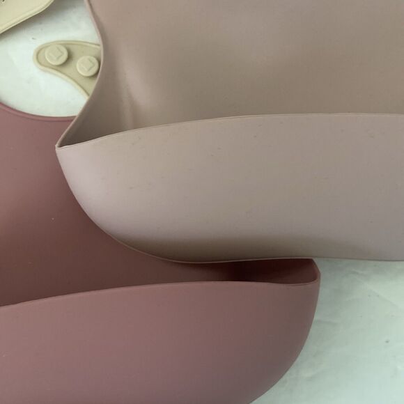 Silicone Baby Toddler Bibs Catch All Soft Qty 3 Unisex Leak Proof  Mauves Beige - Picture 3 of 6